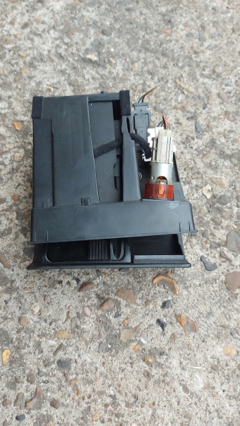 Asbak unit A3 uit 2000