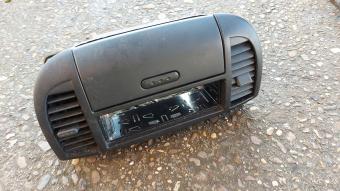 Console bij de radio Micra 2004