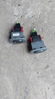 Set knopjes elec ramen achter Saab 95 uit 2004