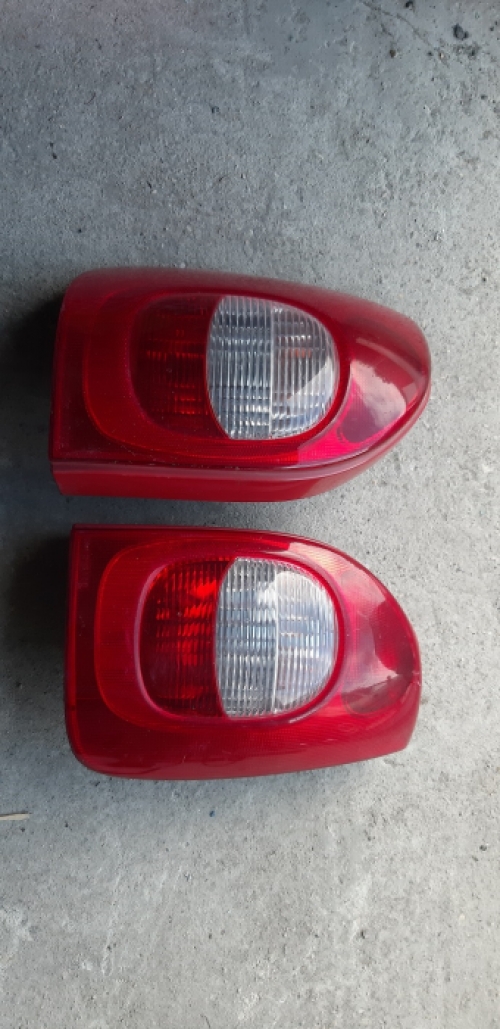 Linker en rechter achterlicht Citroen Xsara Picasso 2004