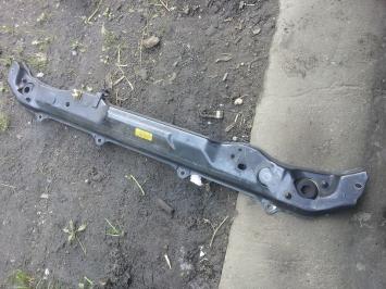 Bovenste voorfront deel Mazda 323f ba 1995