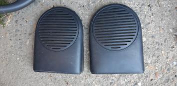 Set boxen kappen in de deuren Clio 1999