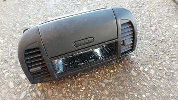 Console bij de radio Micra 2004