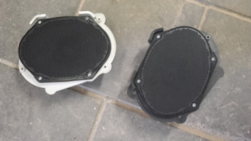 Set boxen in de deuren Ford Ka 2002