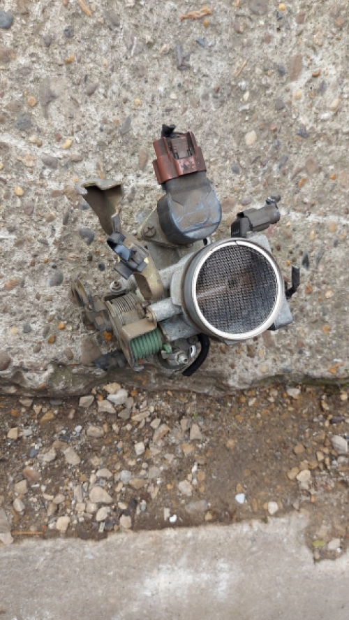 Compleet gasklephuis 1300i Micra 1998