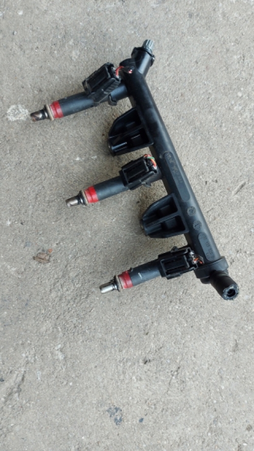 Set injectoren 1200i Fabia 2004