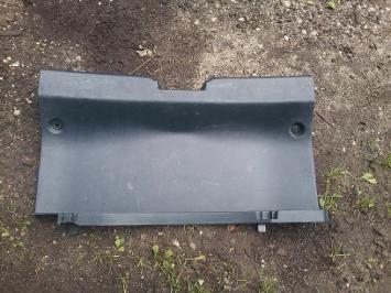 Kap bij slot in kofferbak Mazda 323f ba 1995