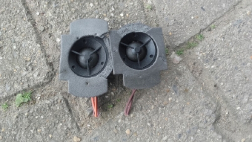 Set kleine boxen achter deuren Laguna 2002
