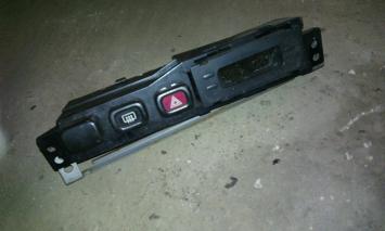 Console met klokje Mazda 323f ba 1995