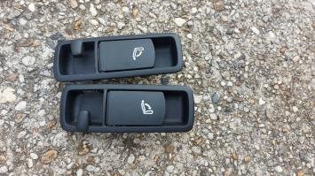 Set knopjes aan voorstoelen VW Passat 2011
