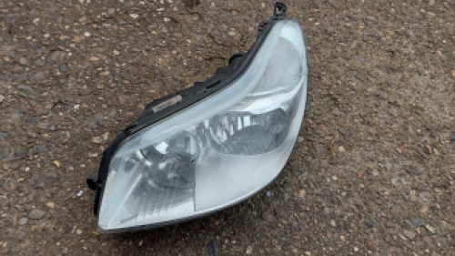 Linker koplamp C5 uit 2005