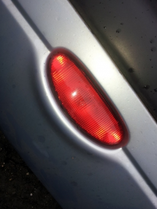 Mistlamp in achterbumper Peugeot 206 uit 2001