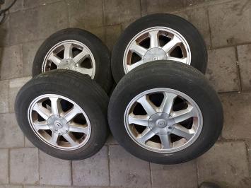 Set originele LM 15 inch velgen+banden Megane 2006