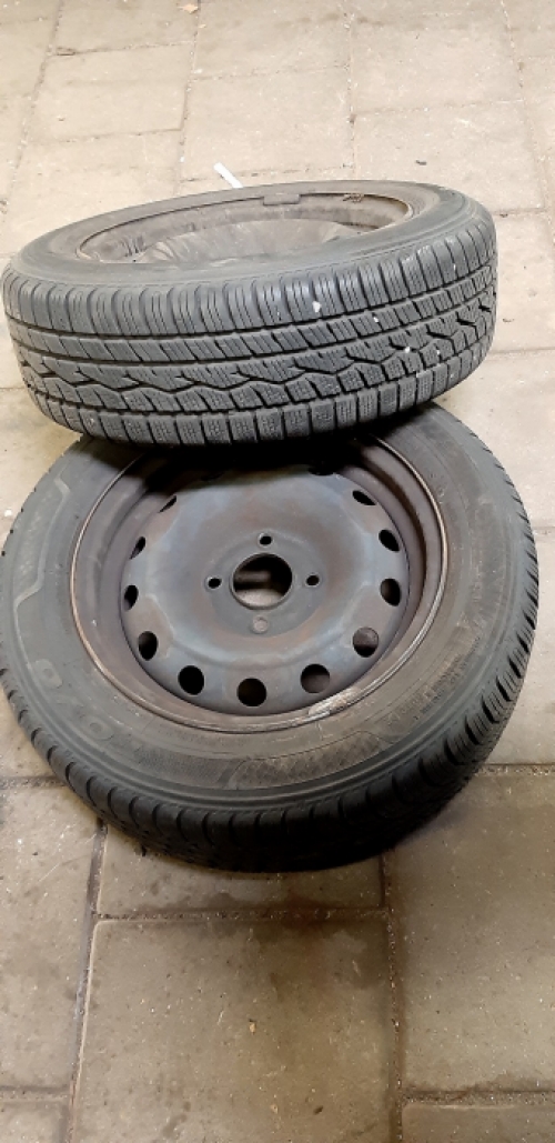 Set van 2 stalen velgen met goede banden, Citroen Saxo 2002