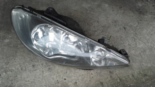 Rechter koplamp Peugeot 206 uit 2002