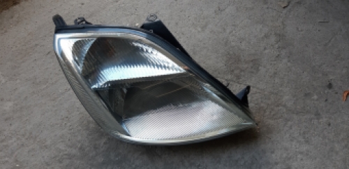 Rechter koplamp Ford Fiesta 2004