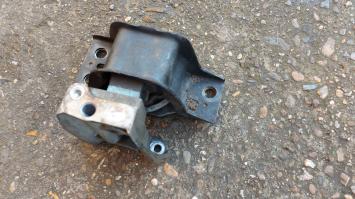Rechter motorsteun Micra 2004