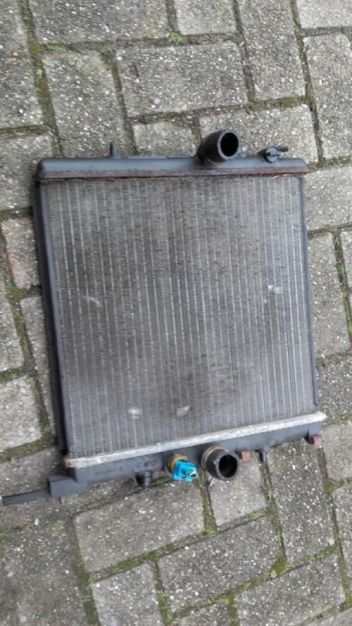 Radiateur 1100i / 1400i Peugeot 206 uit 2001