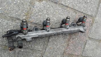 Set injectoren 1400i 16v Golf 4