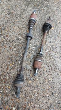 Set complete steekassen 1200i Honda Jazz 2004