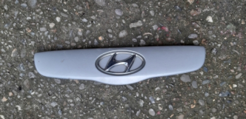 Strip op de achterklep Hyundai Getz 2004
