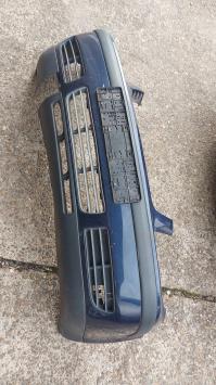 Blauwe voorbumper VW Bora 2000