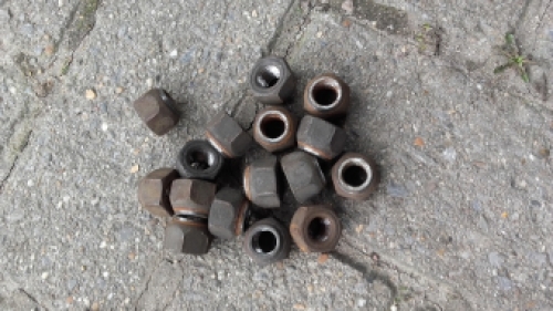 Set originele wielbouten Nissan Micra 1998